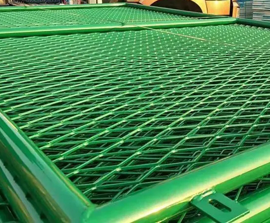 喷塑钢板网批发-钢板网钢笆片运输中的注意事项