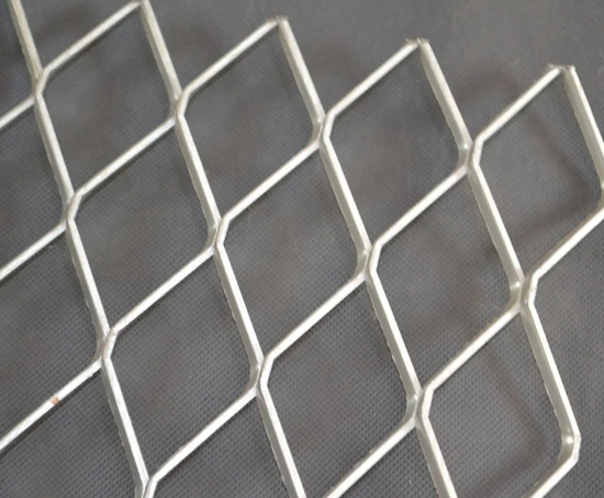 不锈钢钢板网-镀锌钢板网的优势